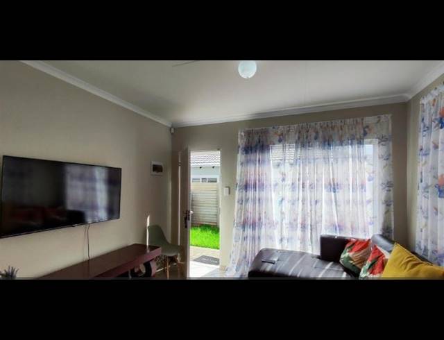 2 BEDROOM TOWNHOUSE FOR SALE IN ALLIANCE